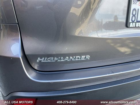 Used 2019 Toyota Highlander SE AWD/4WD image 10