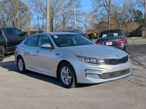 Used 2016 Kia Optima LX FWD image 2