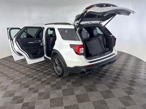 Used 2025 Ford Explorer ST w/ Sun And Sound Package AWD/4WD image 18