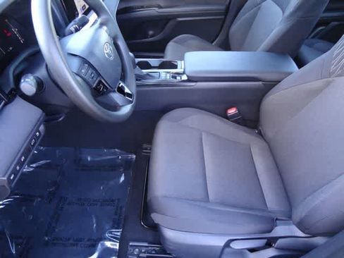 Used 2025 Toyota Camry LE FWD image 6
