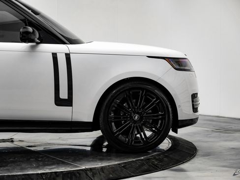 Used 2024 Land Rover Range Rover SE image 17