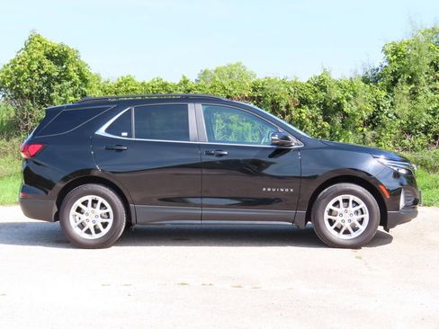 Used 2022 Chevrolet Equinox LT AWD/4WD image 2