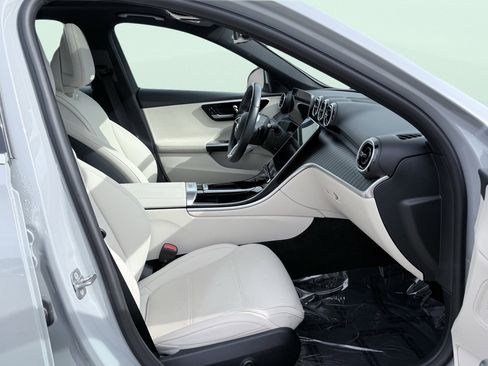 Used 2025 Mercedes-Benz C 300 Sedan image 44