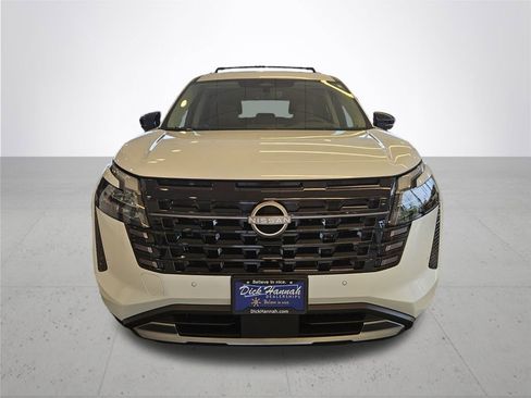 New 2026 Nissan Pathfinder Platinum w/ Cargo Package AWD/4WD image 3