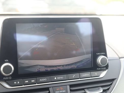 Certified 2025 Nissan Altima 2.5 SR FWD image 17