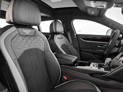 Used 2025 Bentley Flying Spur Plug-In Hybrid AWD/4WD image 28