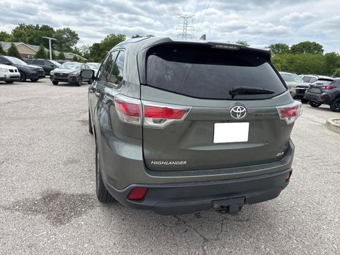 Used 2014 Toyota Highlander XLE FWD image 15