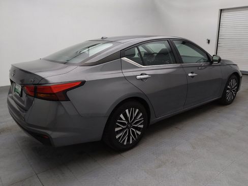 Used 2024 Nissan Altima 2.5 SV image 10