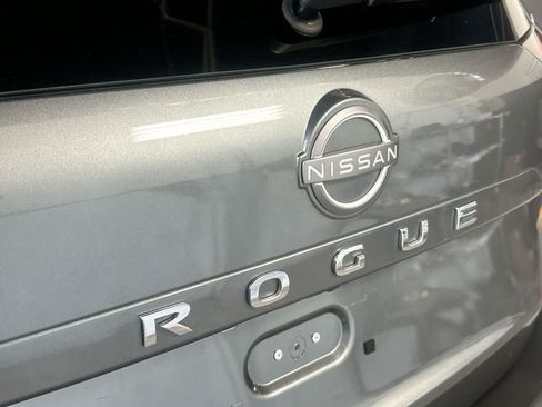 Used 2023 Nissan Rogue S FWD image 10