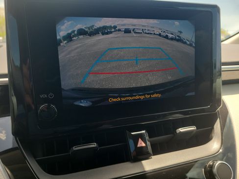 Used 2023 Toyota Corolla LE FWD image 23