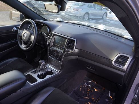 Used 2017 Jeep Grand Cherokee Altitude image 29