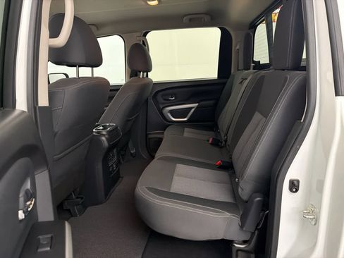 Used 2023 Nissan Titan SV w/ SV Convenience Package image 16