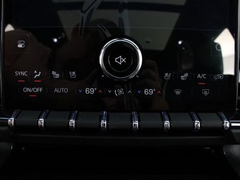 New 2026 GMC Yukon AT4 Ultimate AWD/4WD image 8