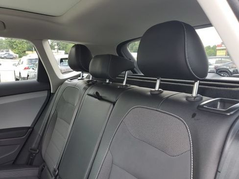 Used 2023 Volkswagen Taos SE w/ Panoramic Sunroof Package FWD image 15