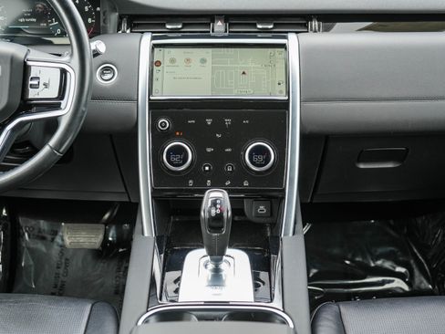 Used 2022 Land Rover Discovery Sport SE image 14
