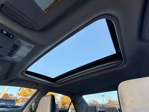 Used 2015 Toyota Camry XSE image 17