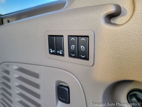 Used 2015 GMC Yukon XL SLT w/ Open Road Package image 31