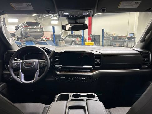 Used 2026 GMC Sierra 1500 SLE AWD/4WD image 18