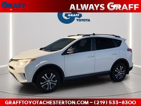 Used 2017 Toyota RAV4 LE image 1