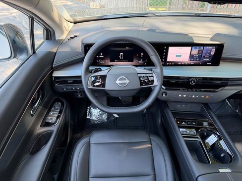 Used 2025 Nissan Murano SL AWD/4WD image 3