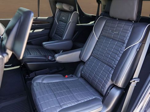 Used 2024 Cadillac Escalade Sport Platinum w/ Heavy-Duty Trailer Package AWD/4WD image 25