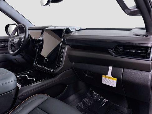 New 2026 GMC Yukon XL AT4 w/ AT4 Premium Package AWD/4WD image 31