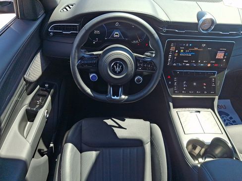 Certified 2025 Maserati Grecale Modena AWD/4WD image 3