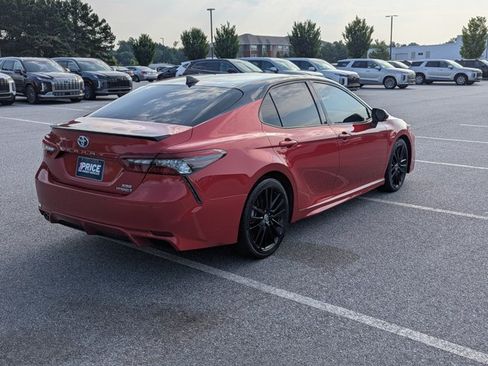 Used 2022 Toyota Camry XSE w/ Navigation Upgrade Package FWD image 5