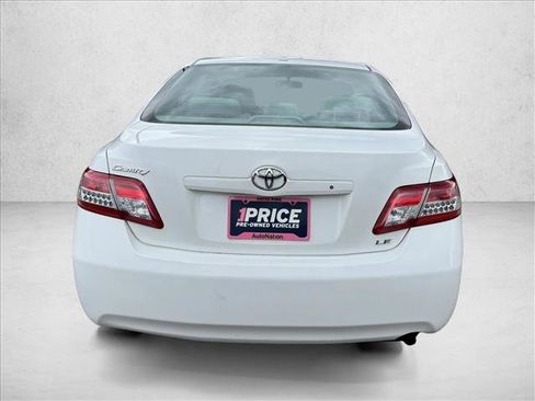 Used 2011 Toyota Camry LE FWD image 6