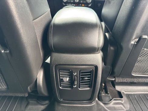 Used 2022 Dodge Durango GT image 28