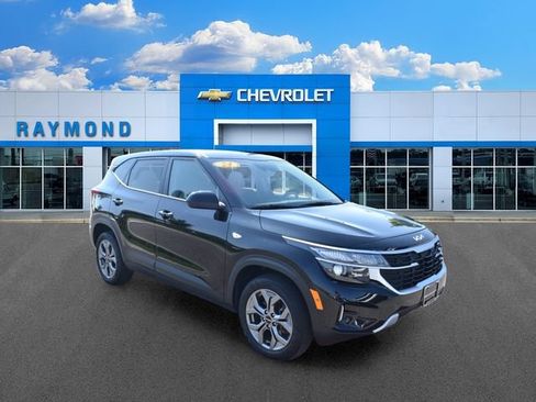 Used 2024 Kia Seltos LX AWD/4WD image 1