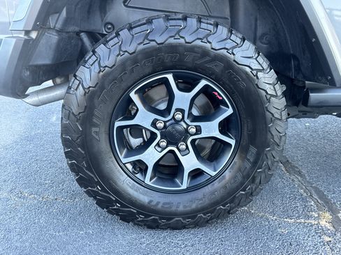 Used 2018 Jeep Wrangler Unlimited Rubicon image 17