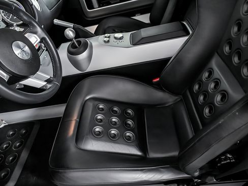 Used 2005 Ford GT RWD image 36