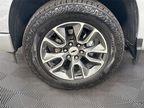 Used 2025 Chevrolet Silverado 1500 RST AWD/4WD image 33