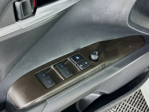 Used 2021 Toyota Camry SE image 15