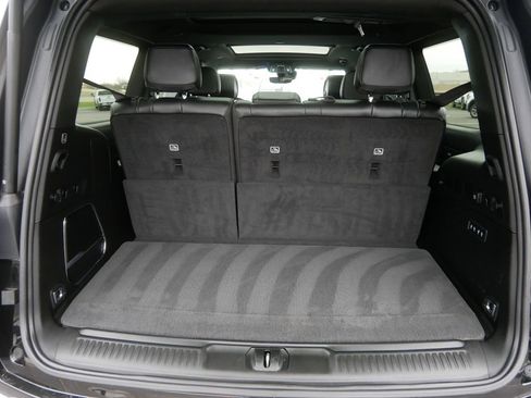 Used 2022 Jeep Wagoneer Series III w/ Premium Group I AWD/4WD image 9