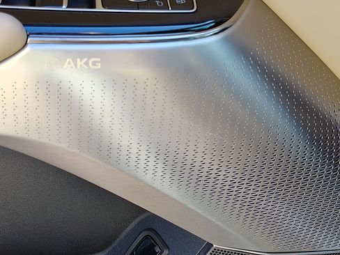 New 2026 Cadillac Lyriq Signature Luxury image 11