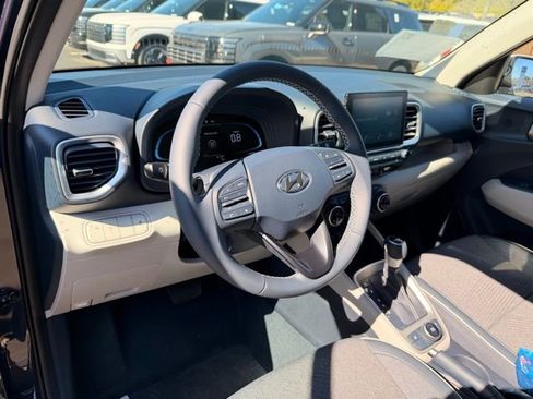 New 2026 Hyundai Venue SEL FWD image 9