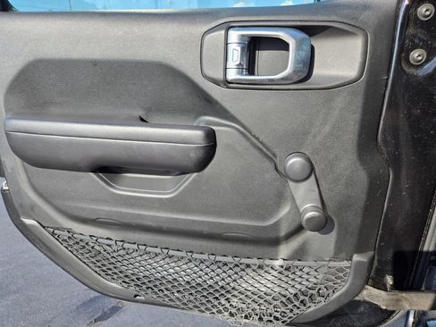 Used 2019 Jeep Wrangler Sport AWD/4WD image 32