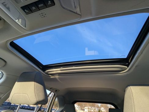 Used 2021 Toyota RAV4 XLE w/ Convenience Package image 20