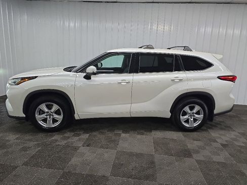 Used 2020 Toyota Highlander L AWD/4WD image 5