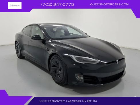 Used 2022 Tesla Model S Plaid image 1