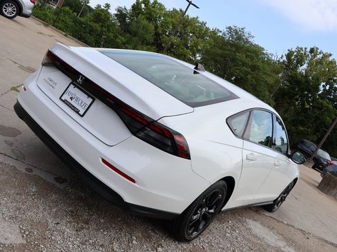 New 2025 Honda Accord SE image 7