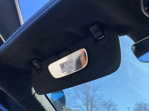 Used 2025 McLaren Artura Spider image 20