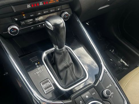 Used 2019 MAZDA CX-9 Touring FWD image 18