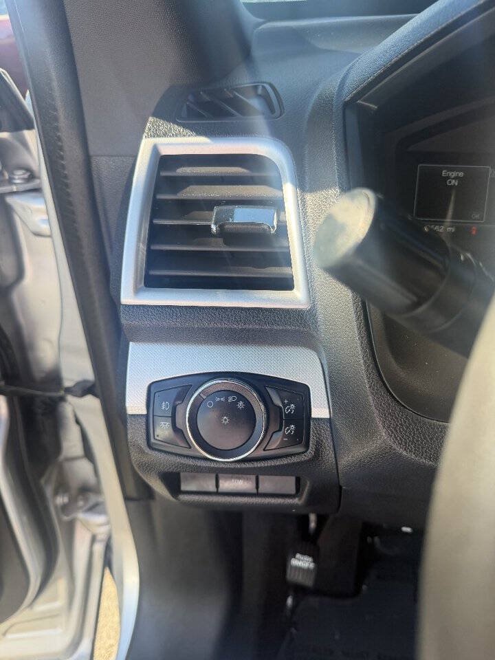 Used 2015 Ford Explorer XLT w/ Equipment Group 202A AWD/4WD image 7