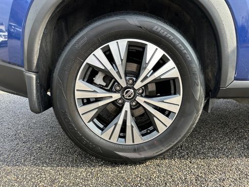 Certified 2021 Nissan Rogue SV image 17