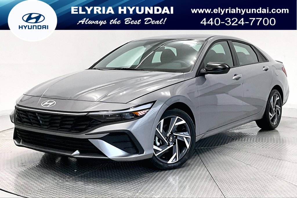 Certified 2025 Hyundai Elantra Sport FWD image 1