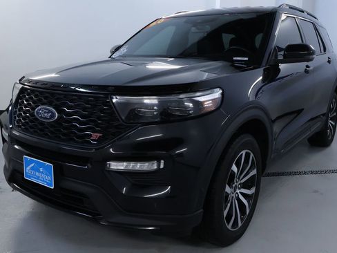 Used 2020 Ford Explorer ST image 3