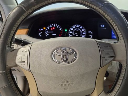 Used 2005 Toyota Avalon XLS FWD image 21